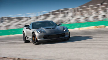 ZO6 v 911 GT3 US - front slide