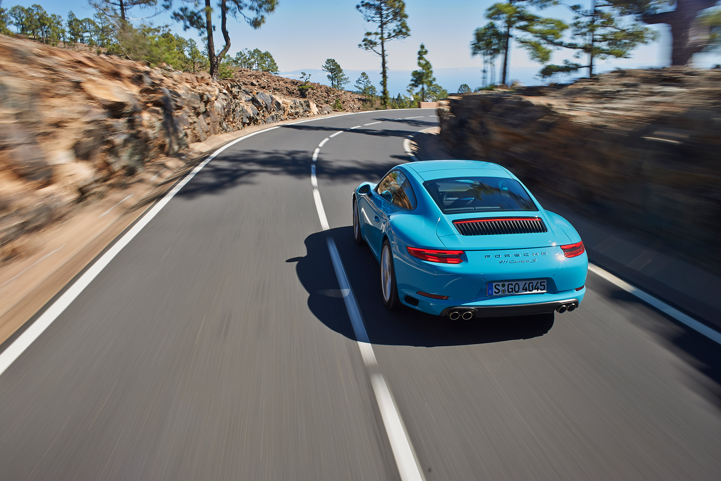 Porsche 911 Carrera S 991.2 - rear driving