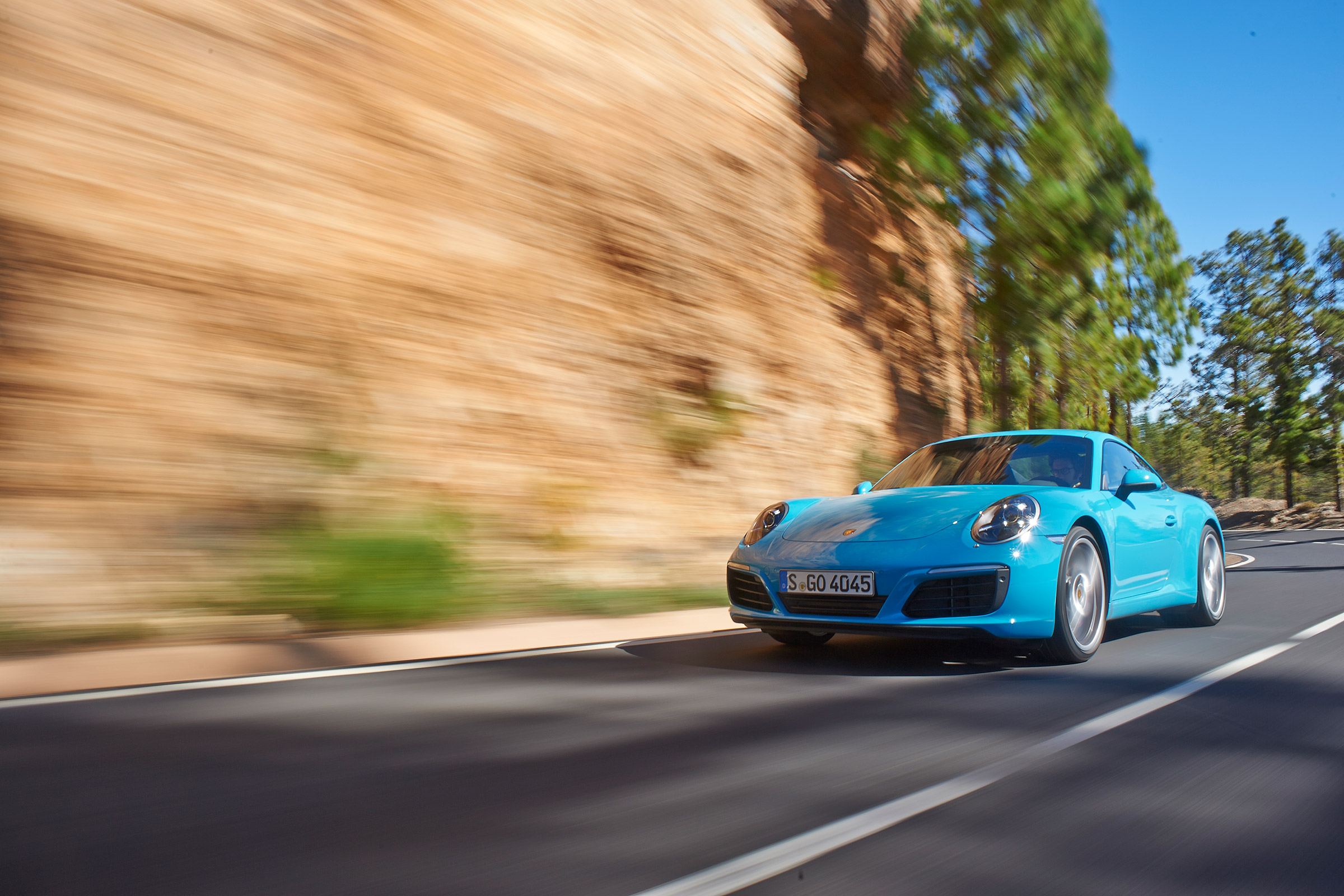 Porsche 911 Carrera S 991.2 - front driving