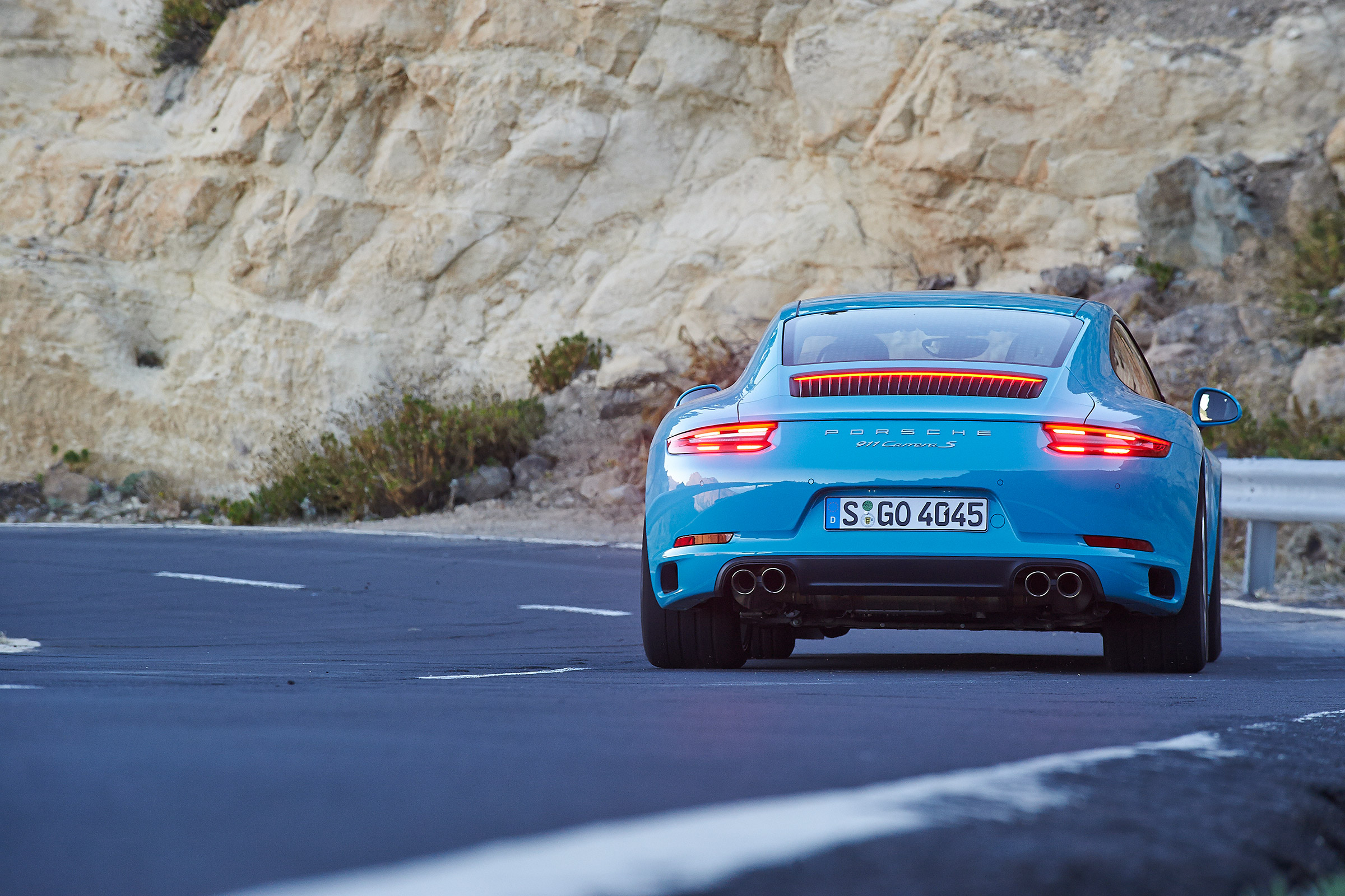 Porsche 911 Carrera S 991.2 - rear driving