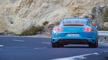 Porsche 911 Carrera S 991.2 - rear driving