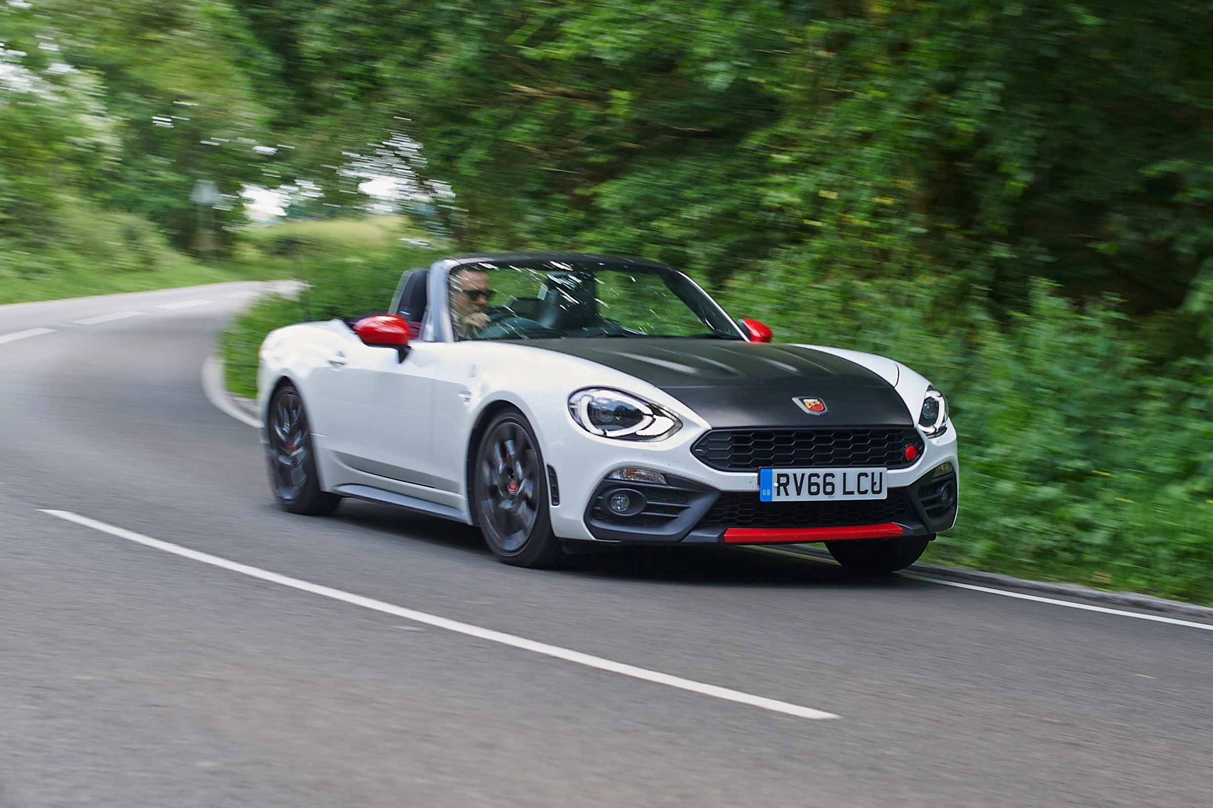 Abarth 124 Spider v Porsche Boxster