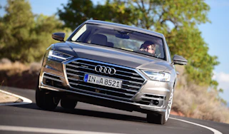 Audi A8 - front dynamic
