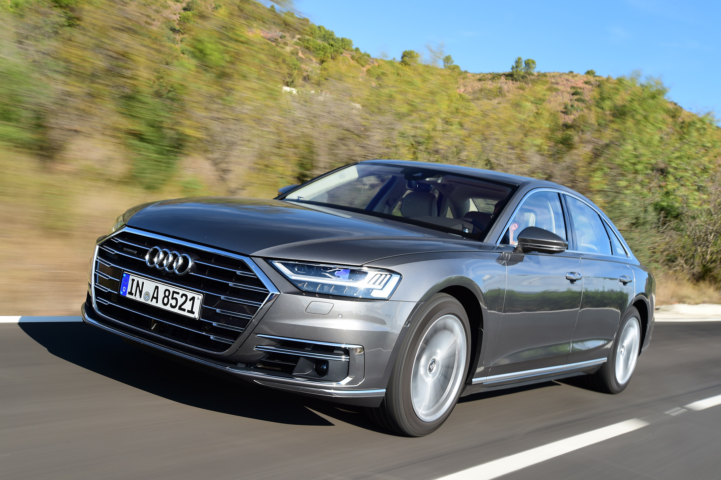 Audi A8 - front quarter dynamic