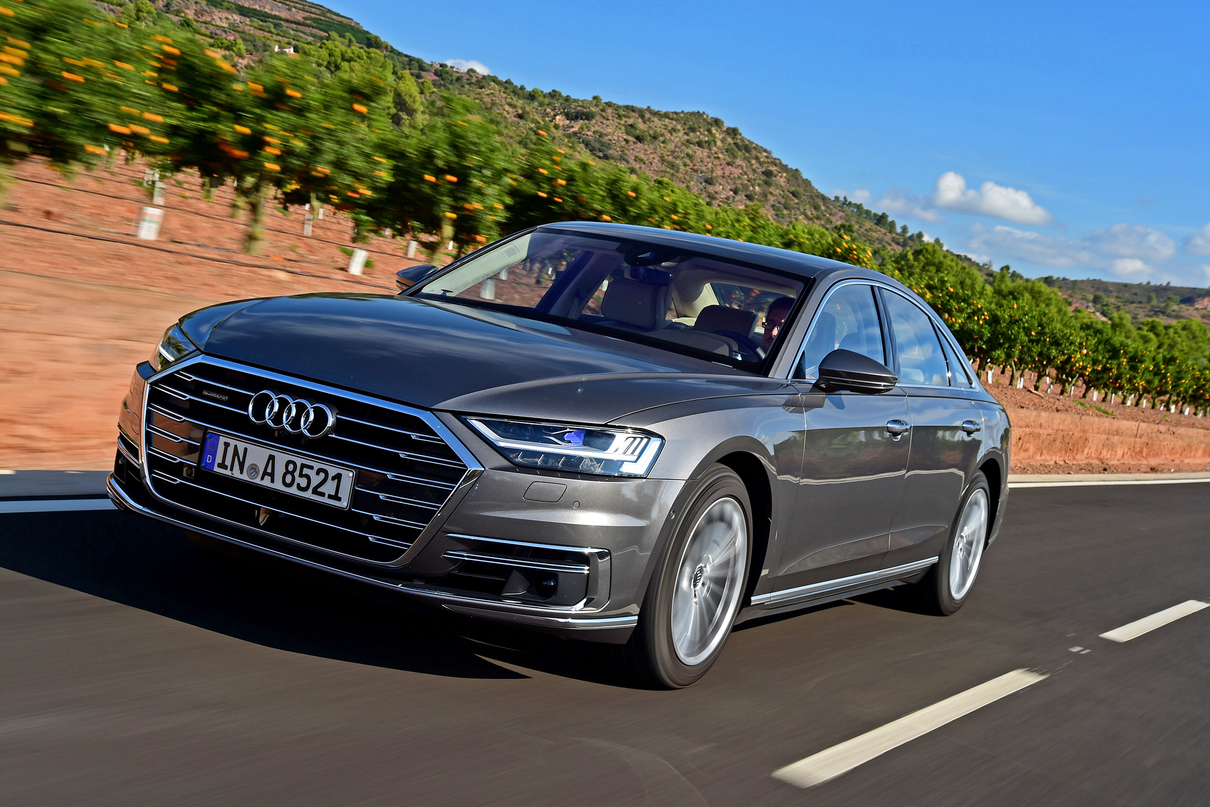 Audi A8 - front quarter dynamic