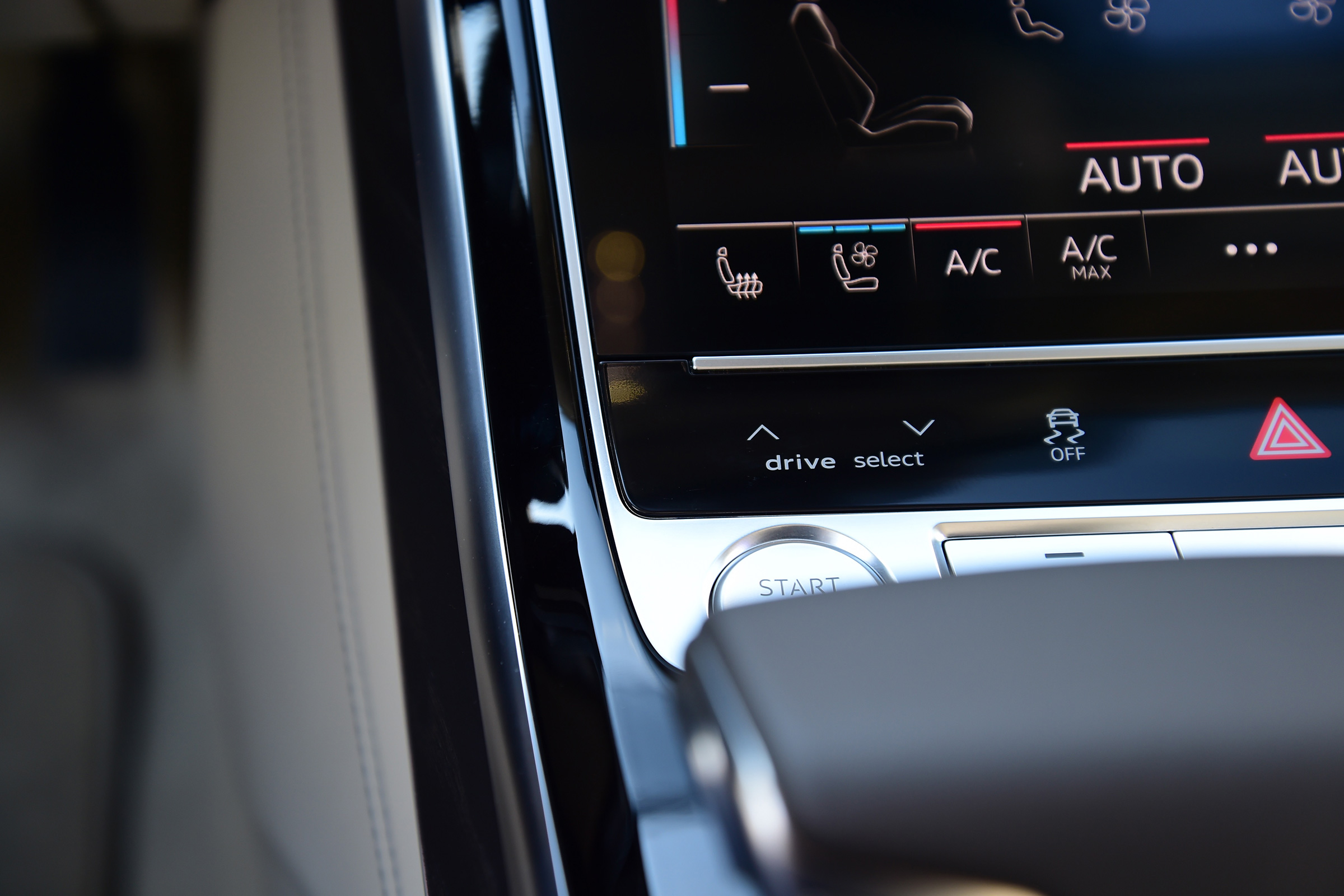 Audi A8 - centre console