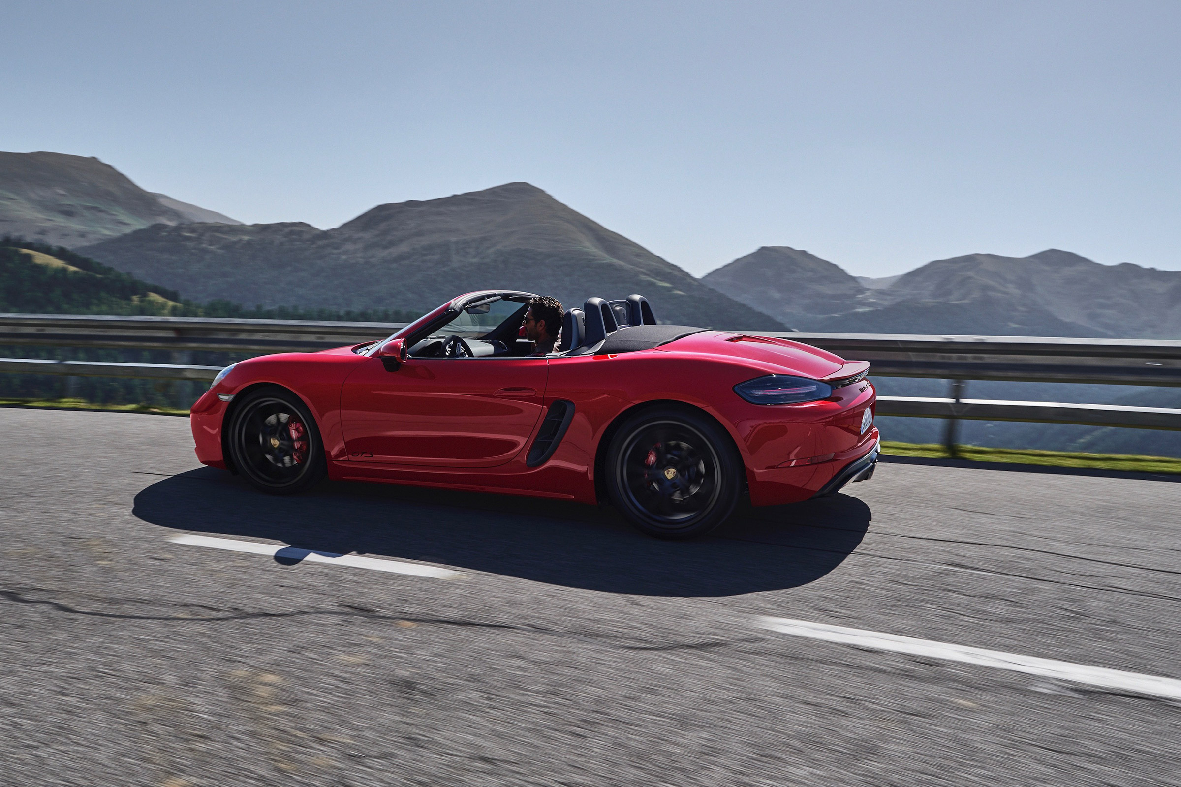 718 Boxster and Cayman GTS - side