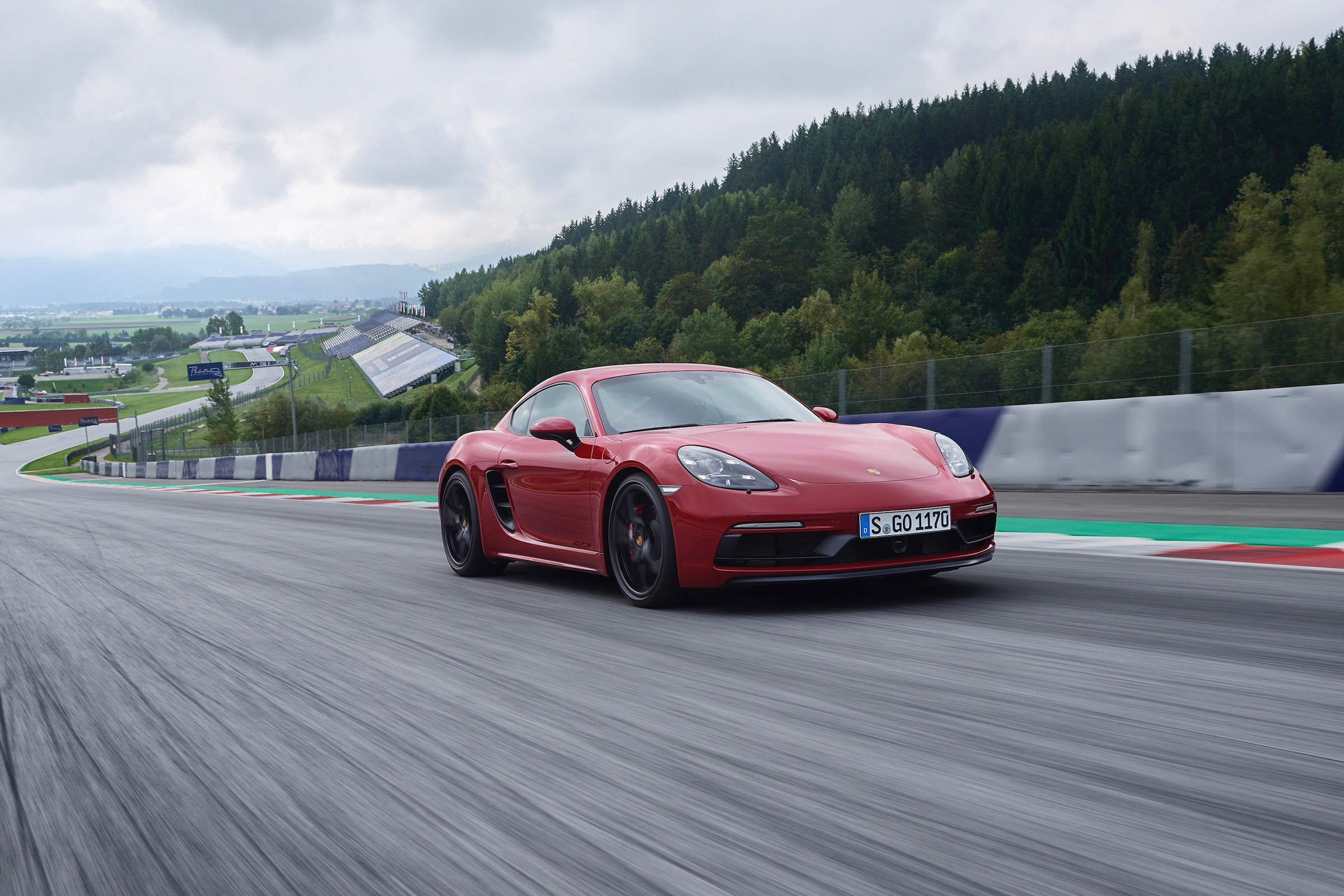 718 Boxster and Cayman GTS - front driving