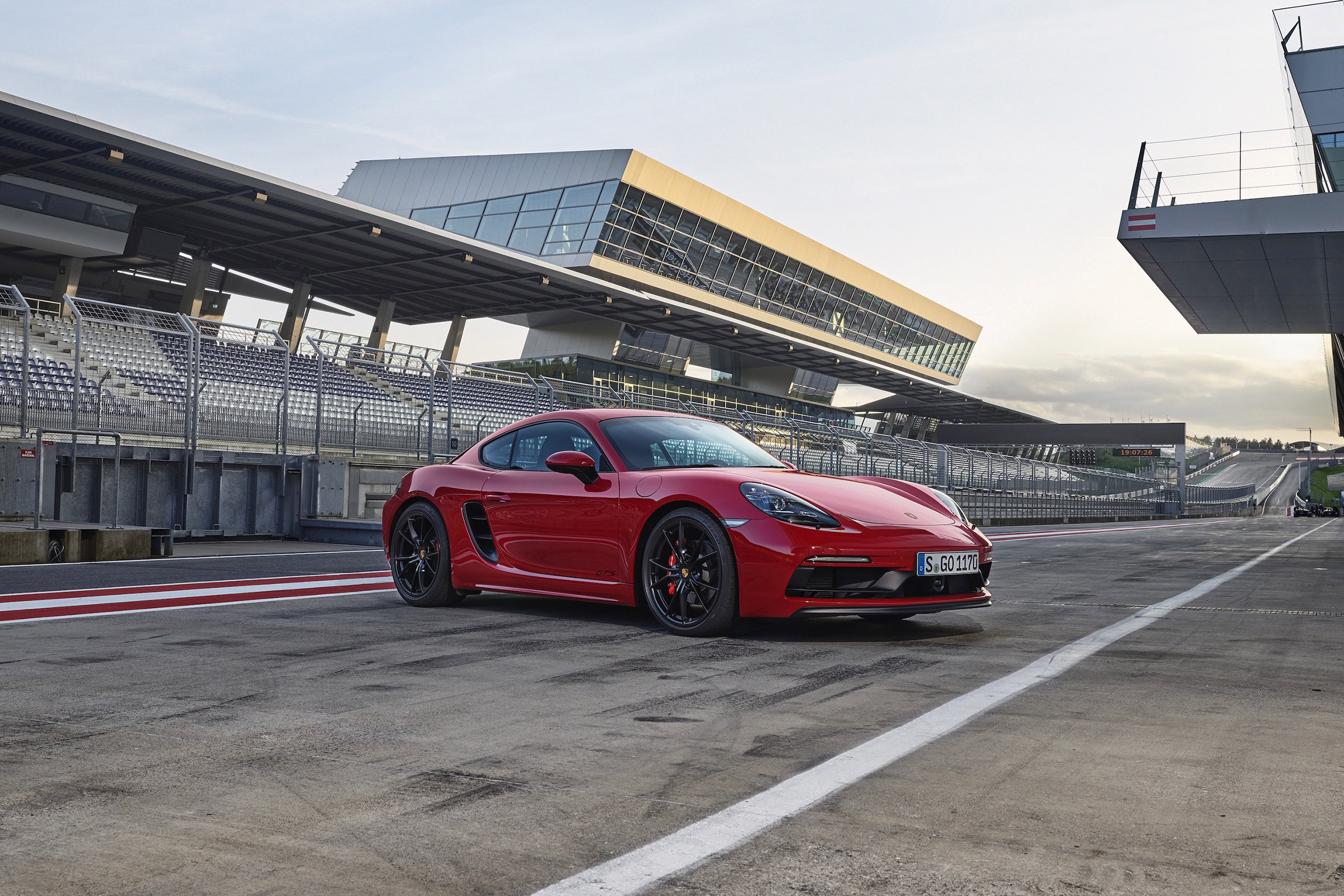 718 Boxster and Cayman GTS - front quarter static