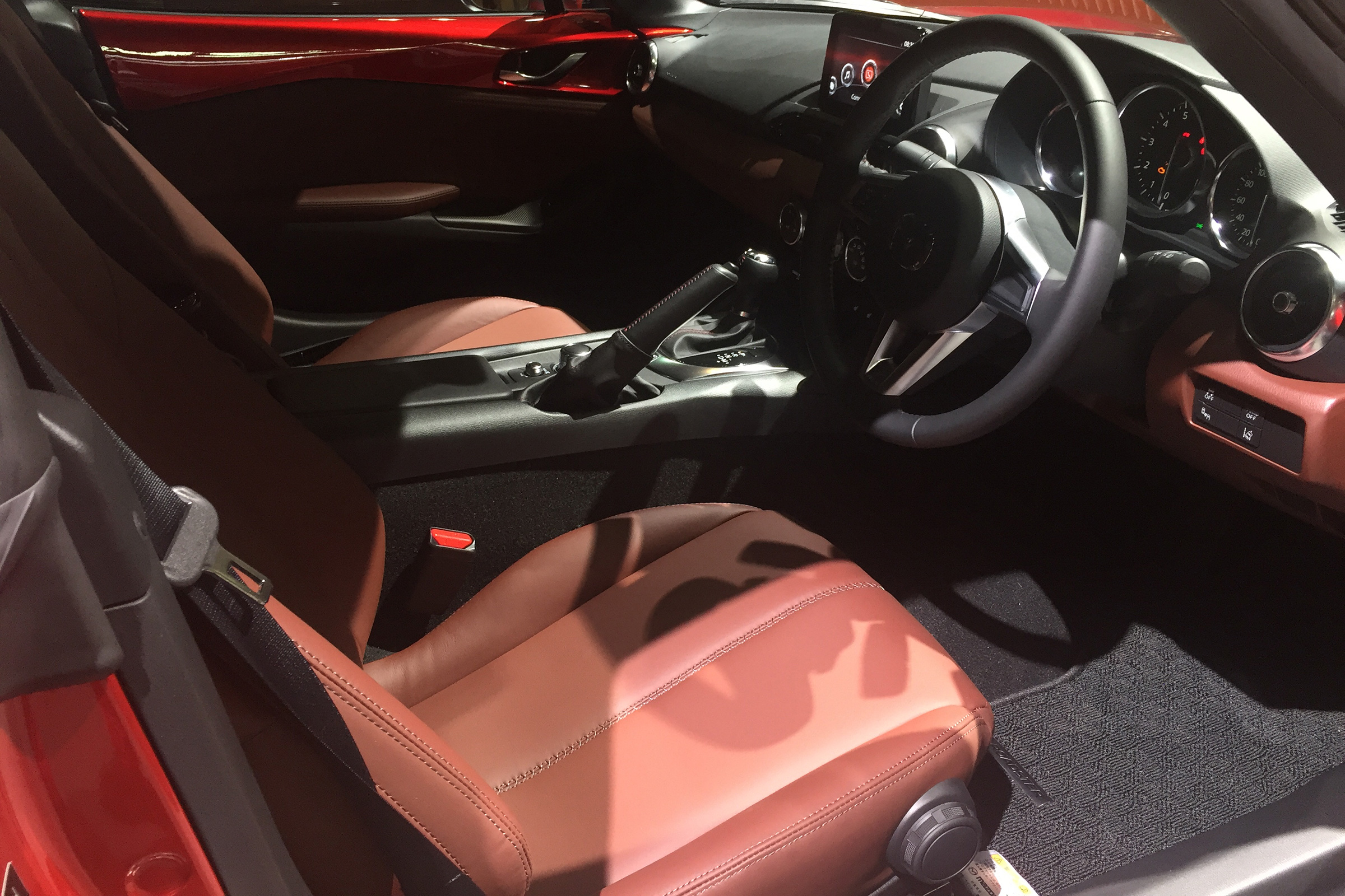Mazda MX-5 Tokyo 2017 – Auburn interior