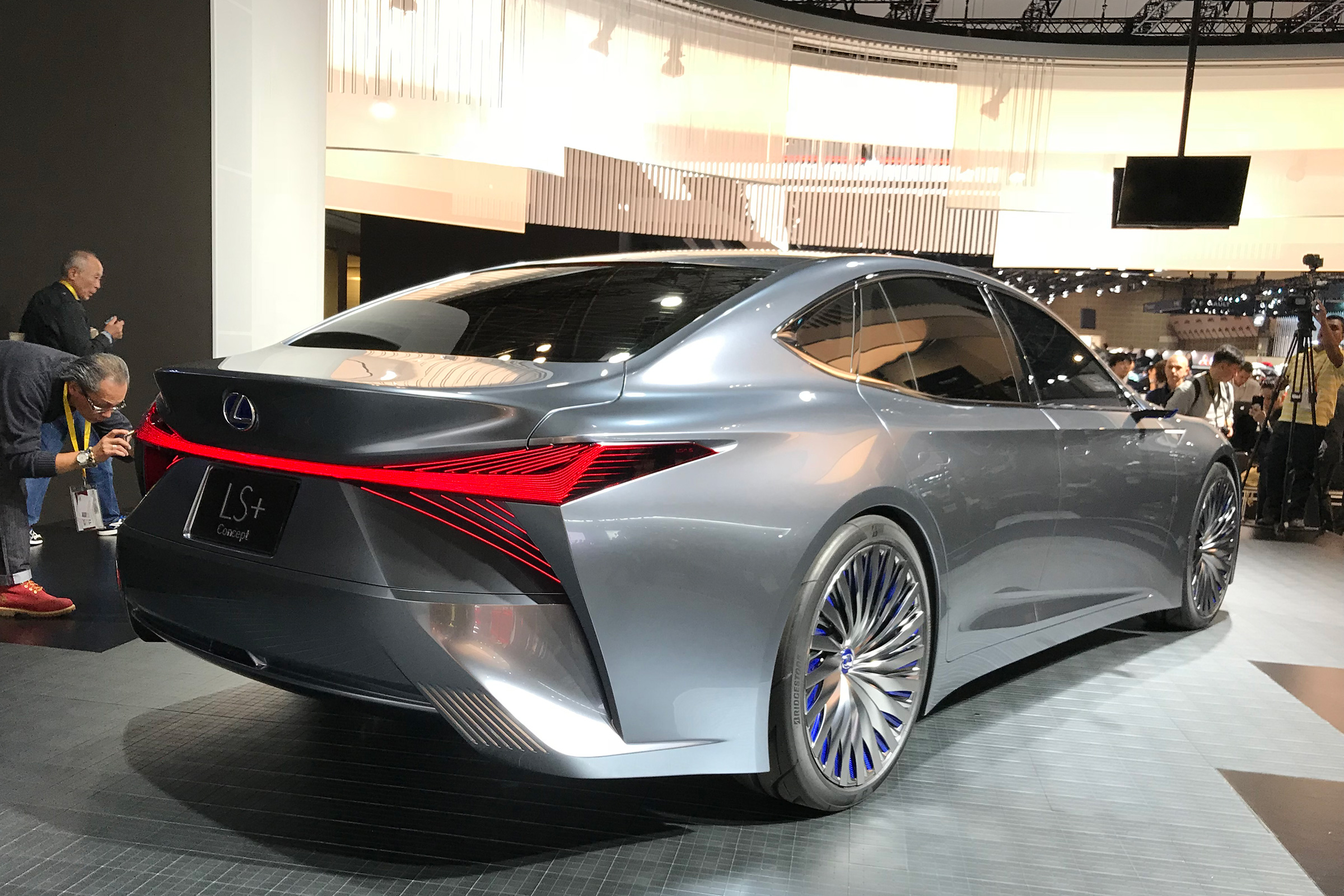Lexus LS+ Concept – rear quarter