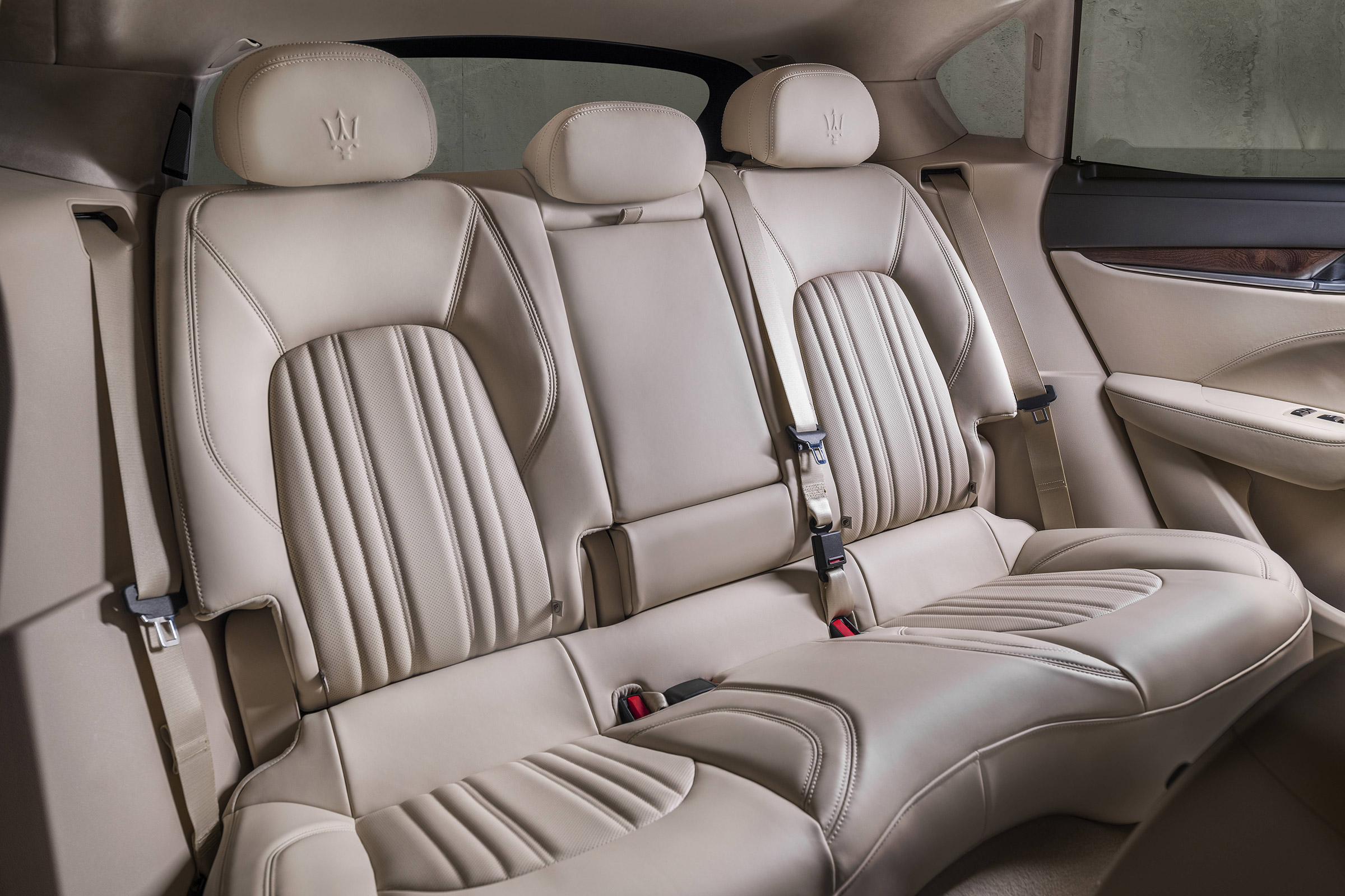 MY18 Maserati Levante - interior GL rear