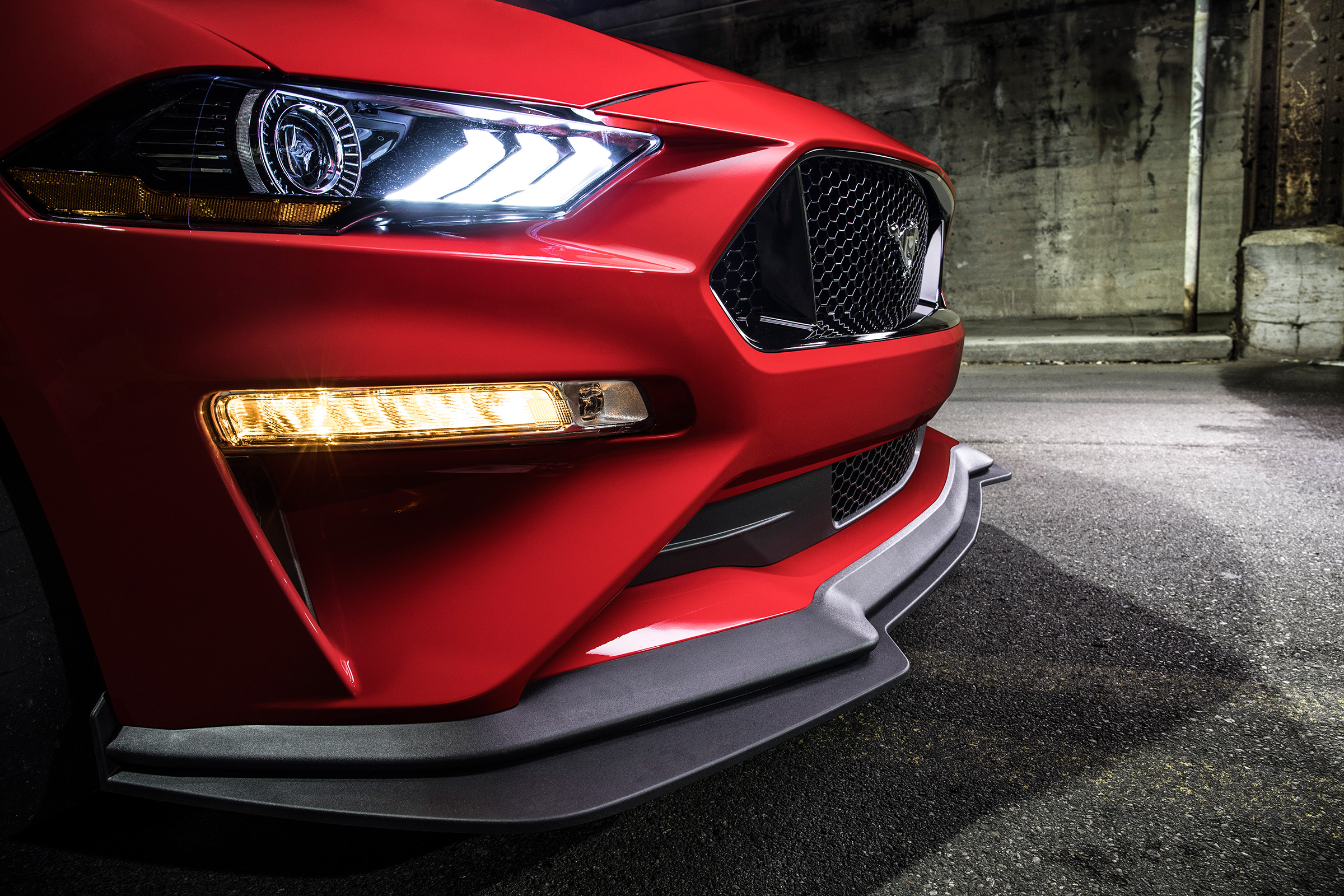 Ford Mustang GT Performance Pack Level 2 – front splitter