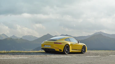 Porsche 911 Carrera T - rear
