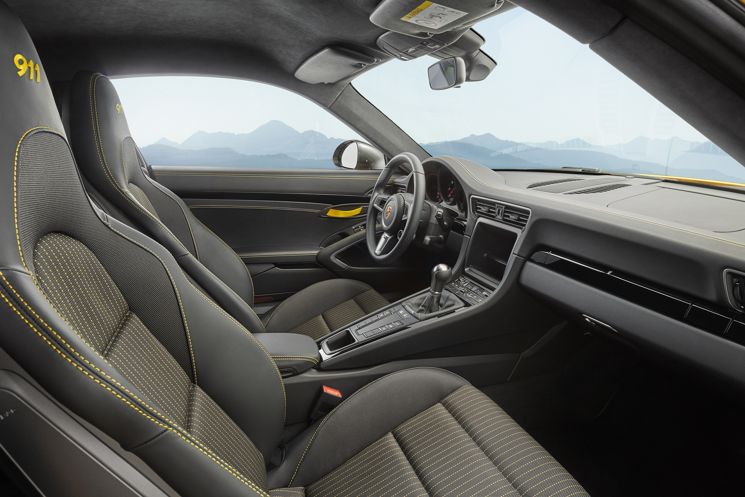 Porsche 911 Carrera T - seats