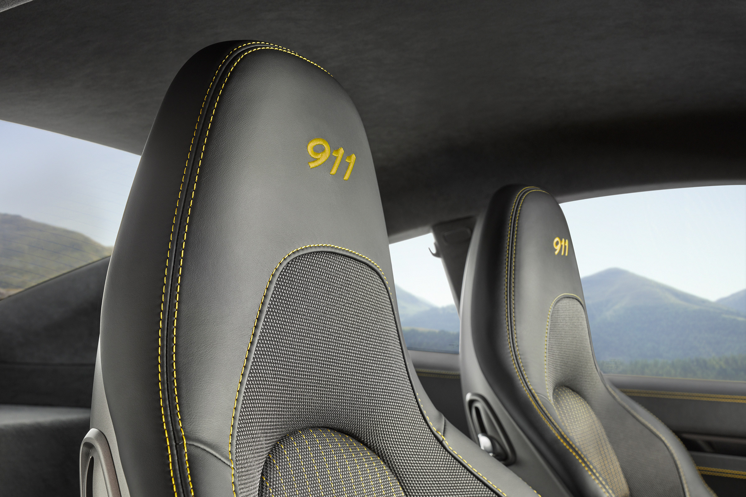Porsche 911 Carrera T - rests