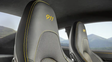 Porsche 911 Carrera T - rests