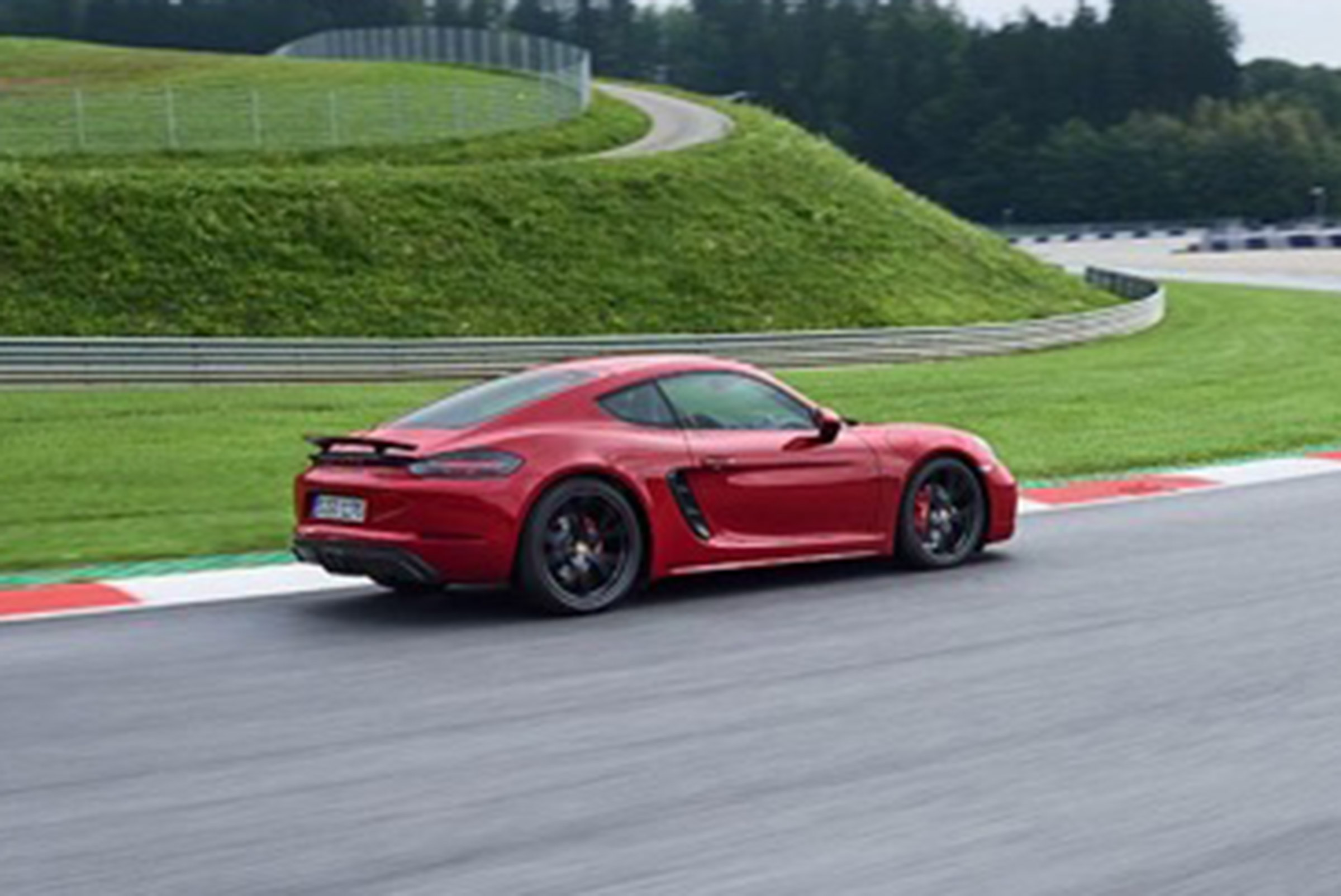 Porsche 718 Caman GTS - profile