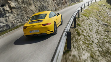 Porsche 911 Carrera T - rear driving
