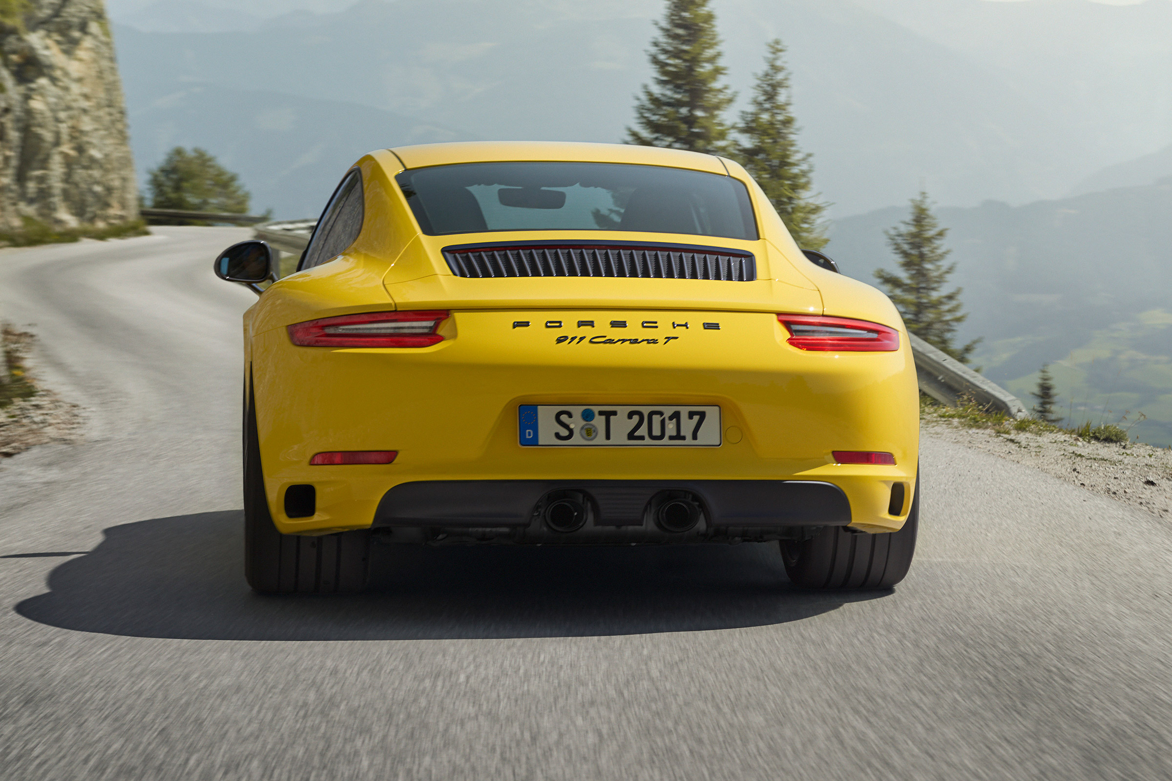 Porsche 911 Carrera T - rear