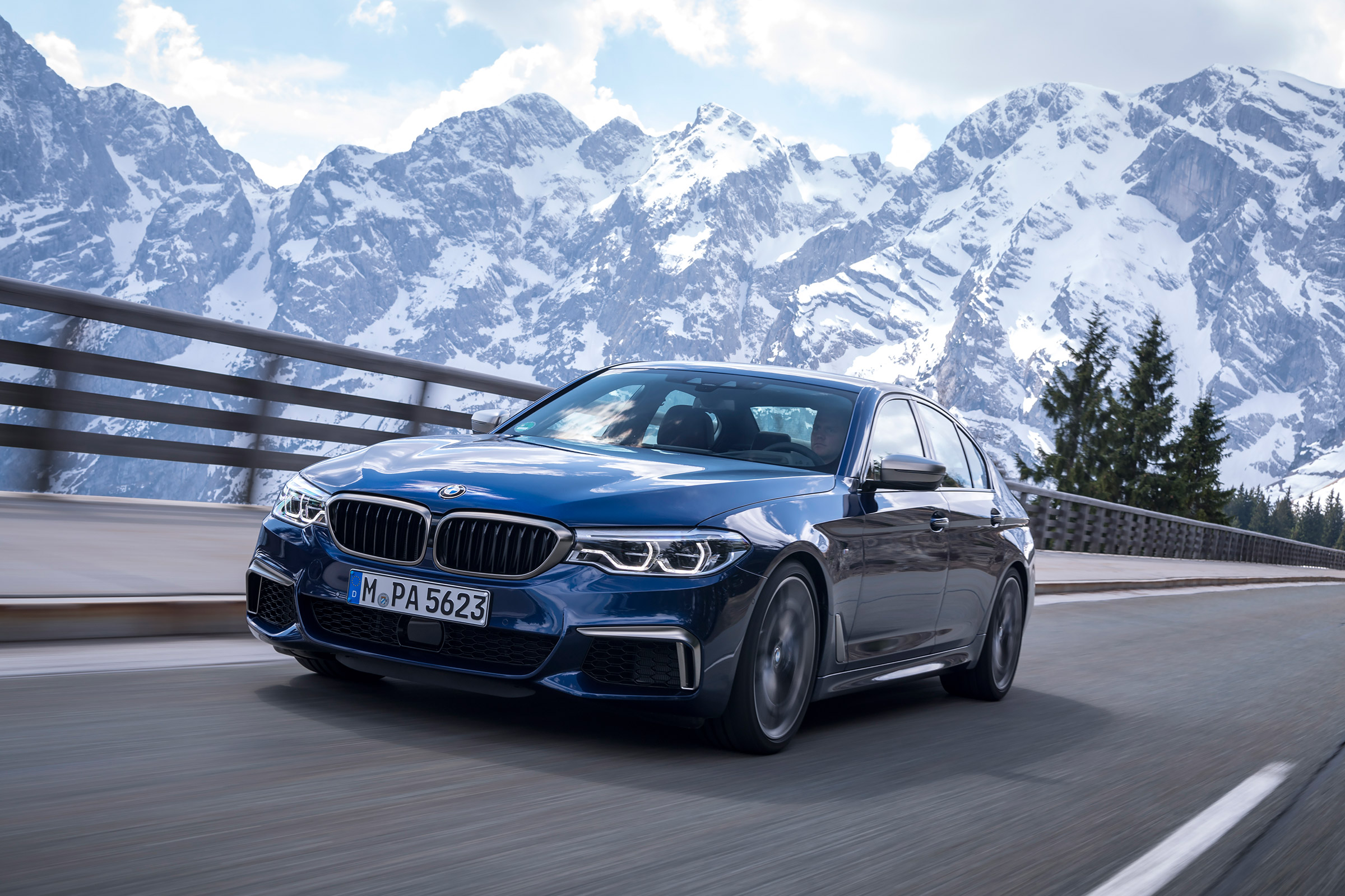 BMW M550i - front
