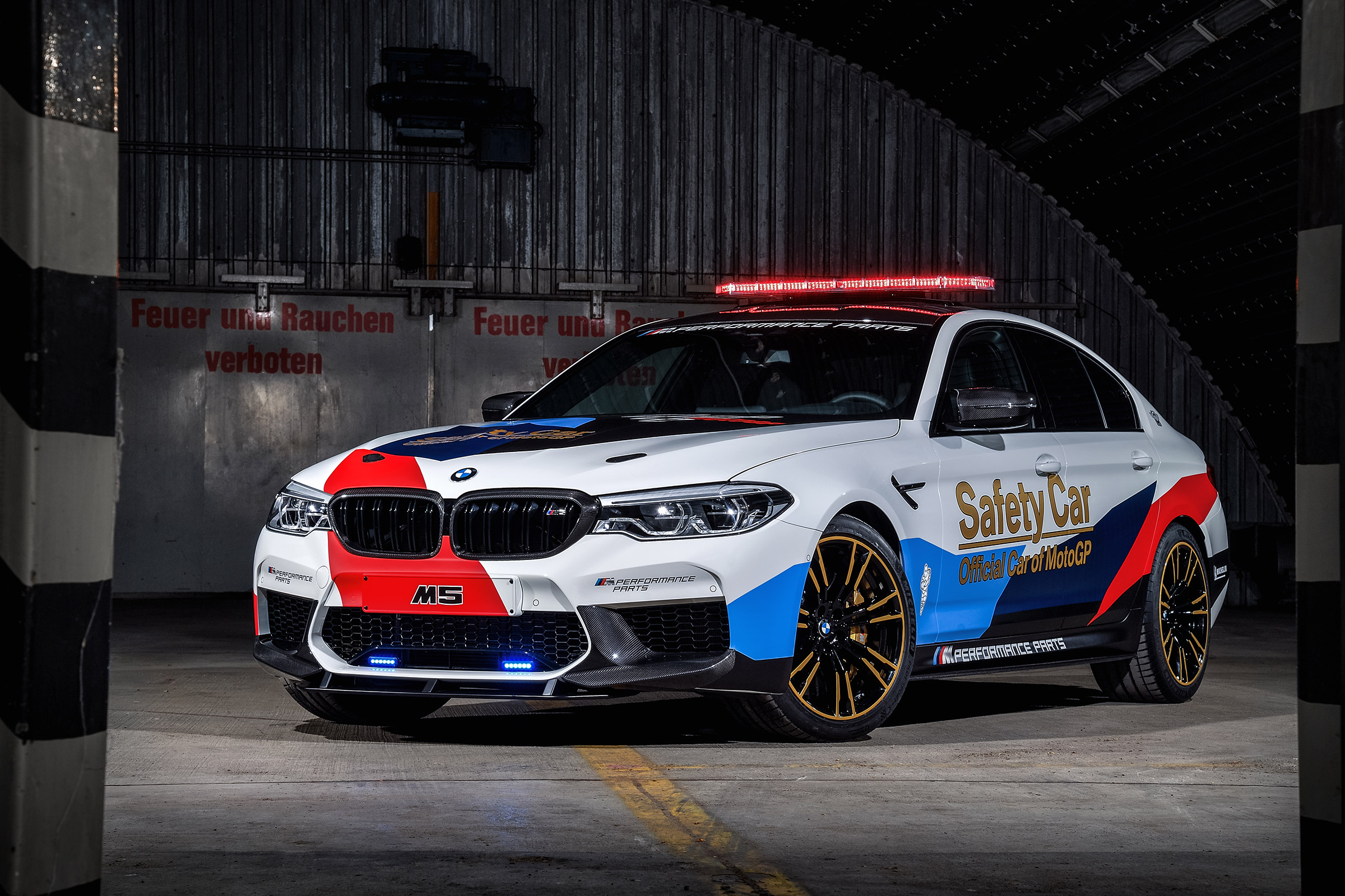 BMW M5 M Performance parts - front quarter