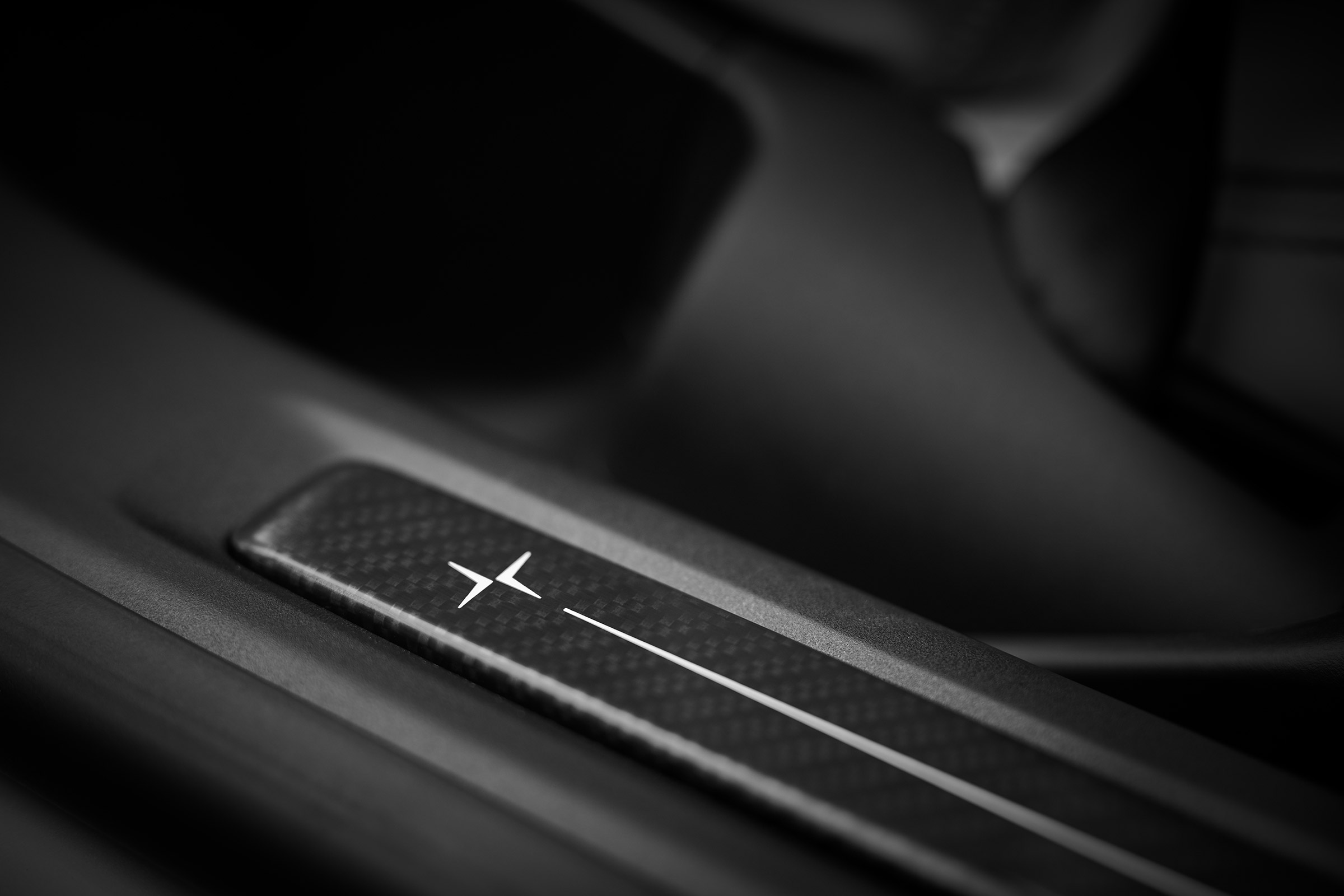 Polestar 1 - sills