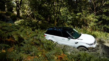 Range Rover Sport Plug-In - on road