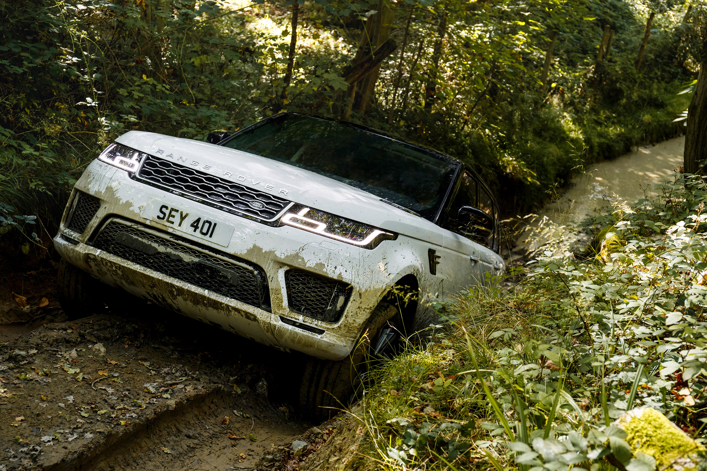 Range Rover Sport Plug-in - on road 