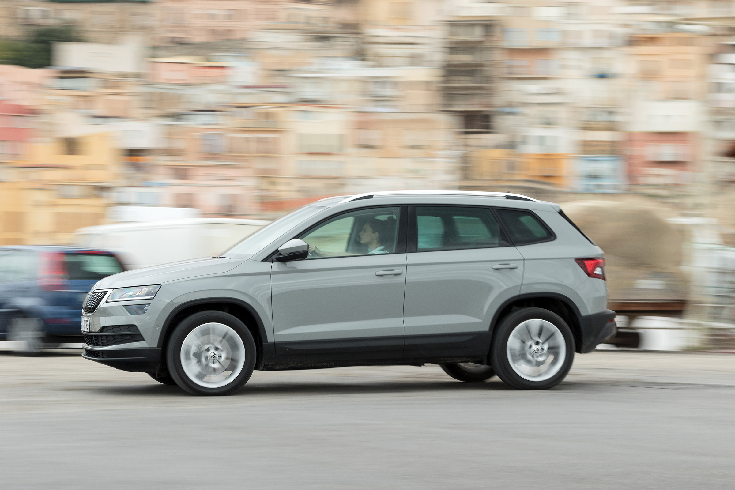 Skoda Karoq (grey) - side