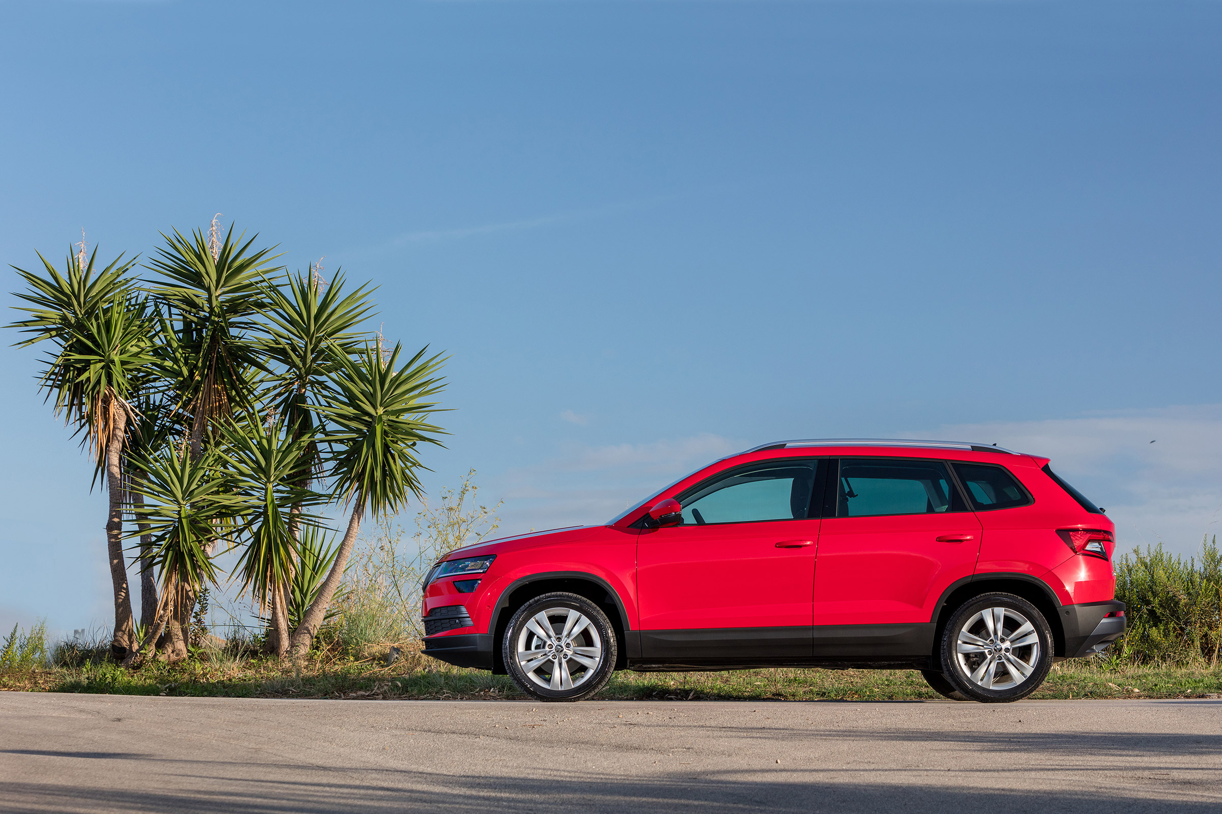 Skoda Karoq (red) - profile