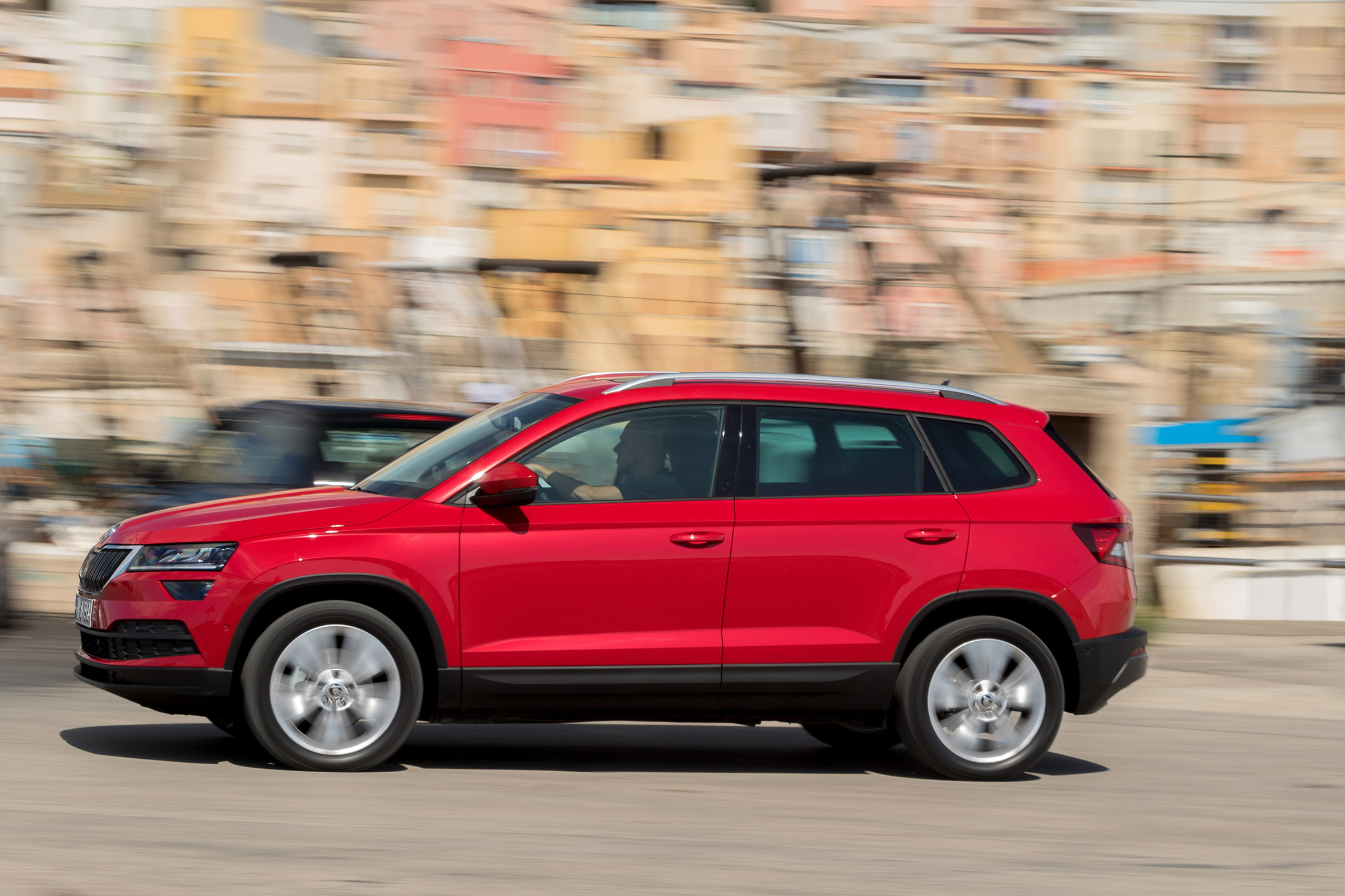 Skoda Karoq (red) - motion