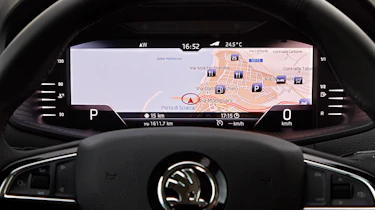 Skoda Karoq (red) - dials