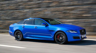 Jaguar XJR575 Portugal - side