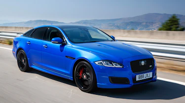 Jaguar XJR575 Portugal - front quarter