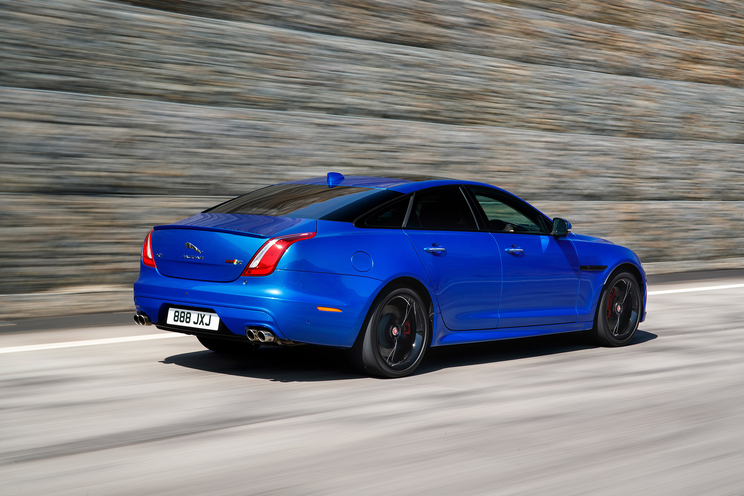 Jaguar XJR575 Portugal - rear quarter