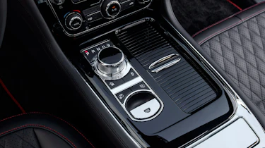 Jaguar XJR575 Portugal - console