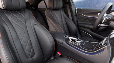 Mercedes-Benz CLS AMG Line – front seats