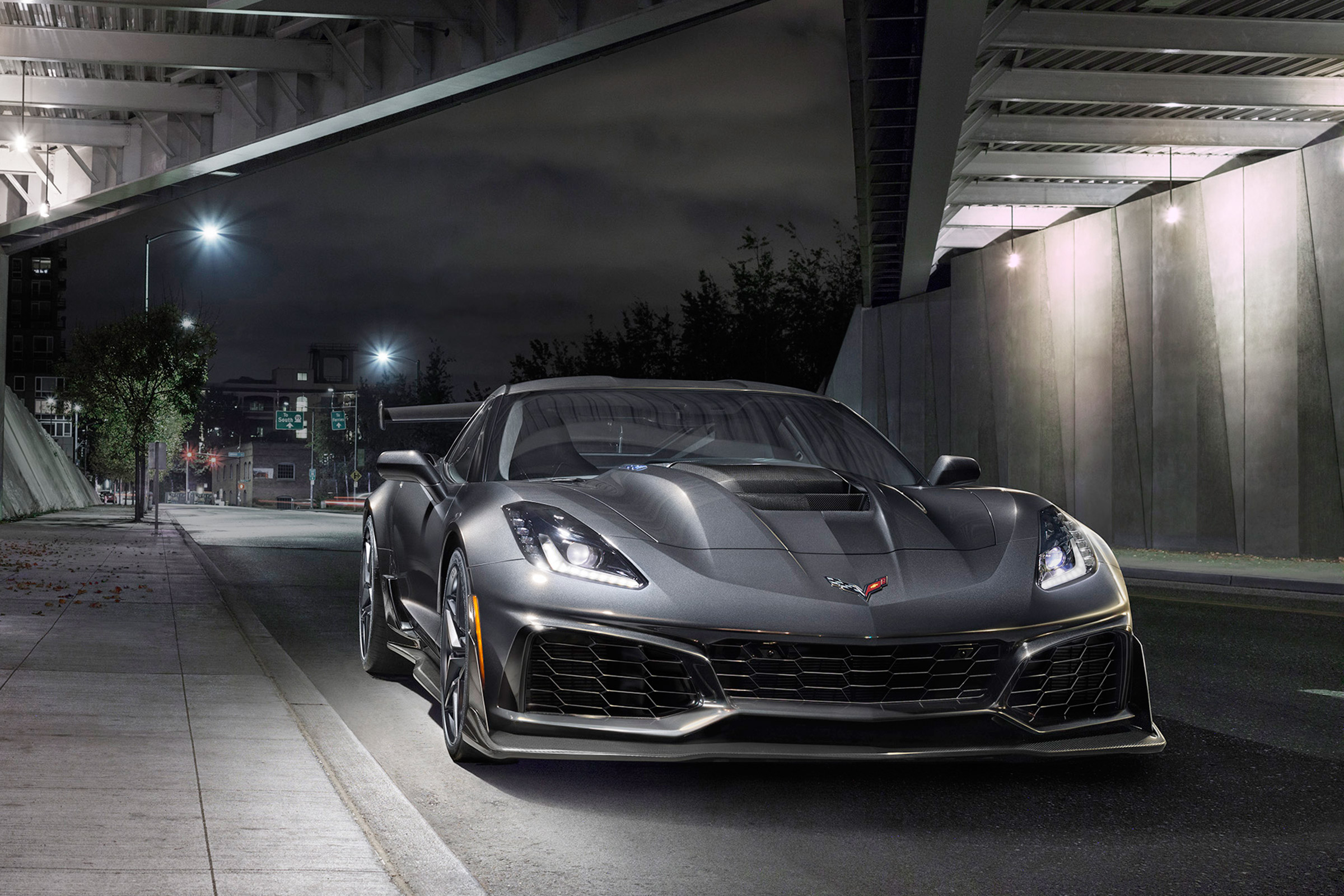 Corvette ZR1 - front