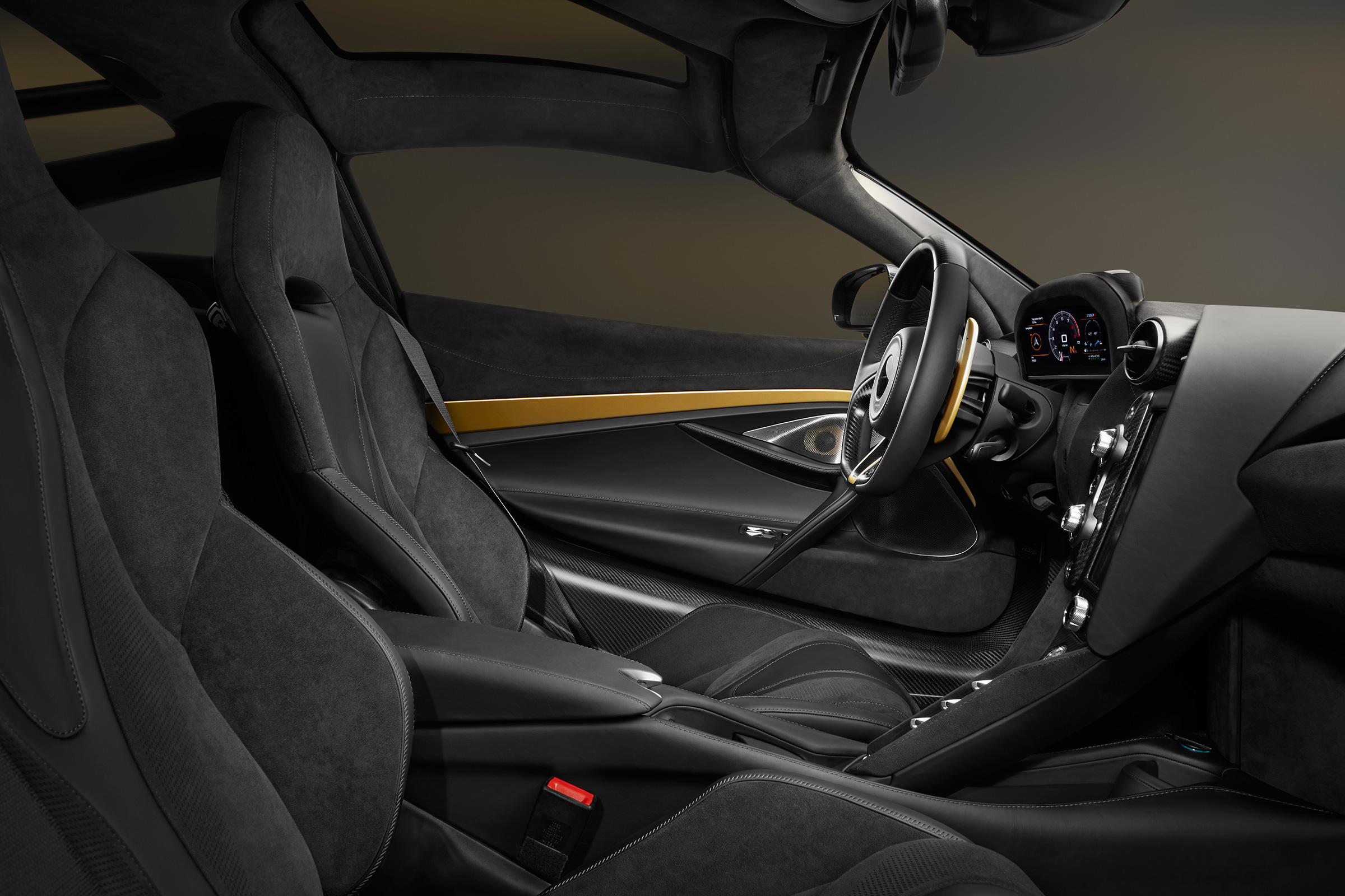 McLaren 720 S Dubai – interior