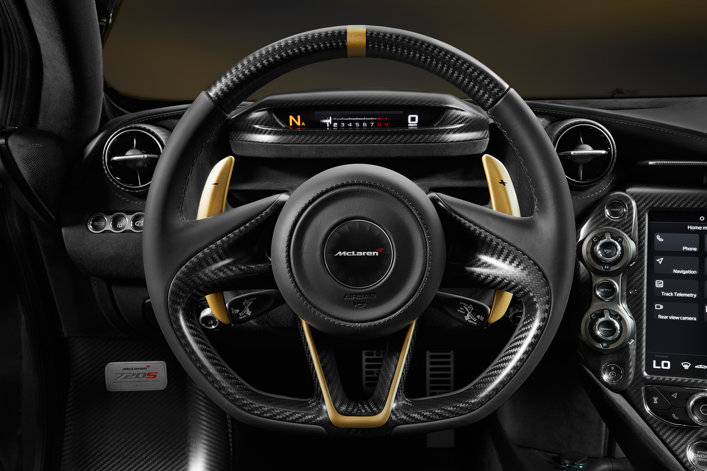 McLaren 720 S Dubai – steering wheel