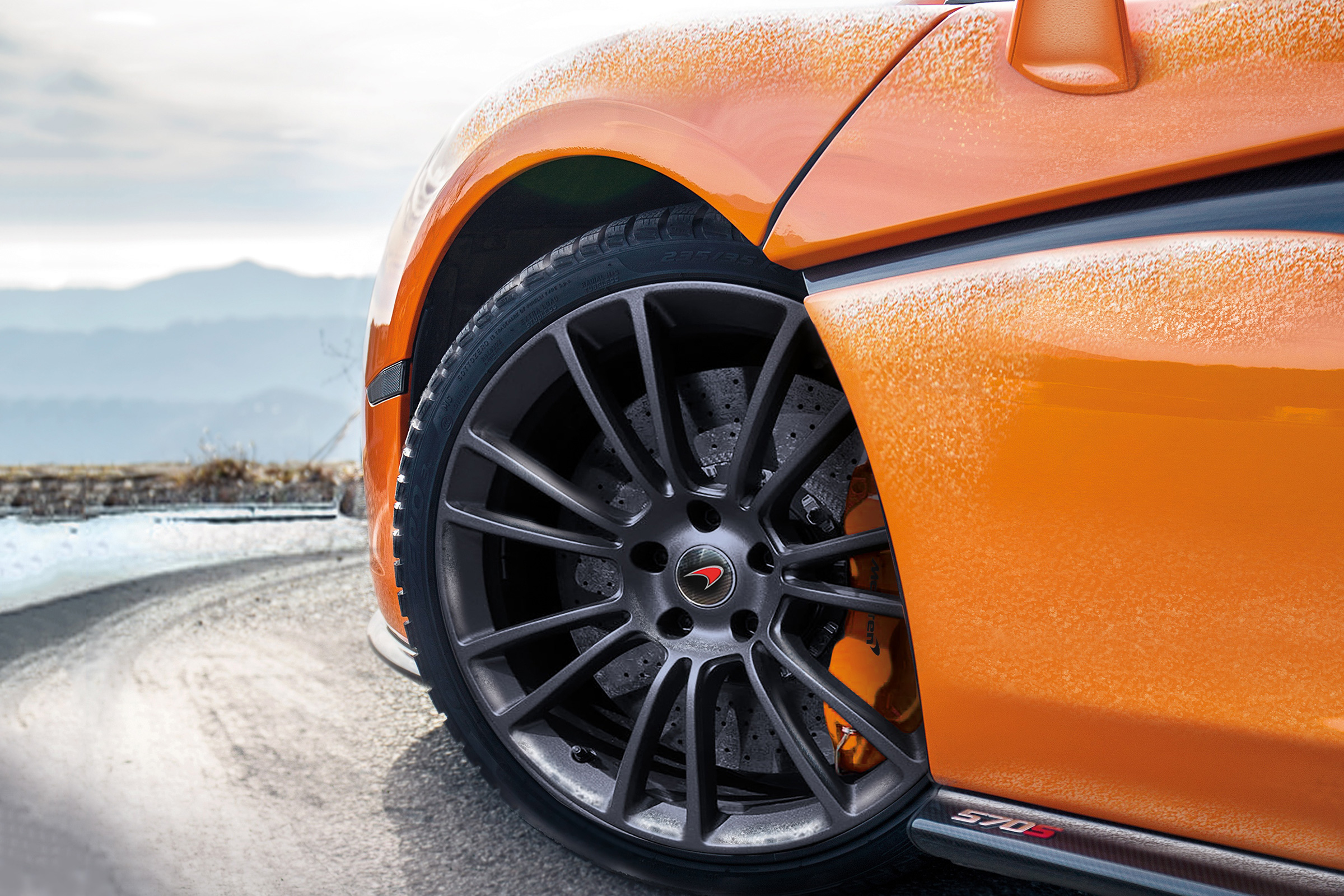 McLaren winter tyres