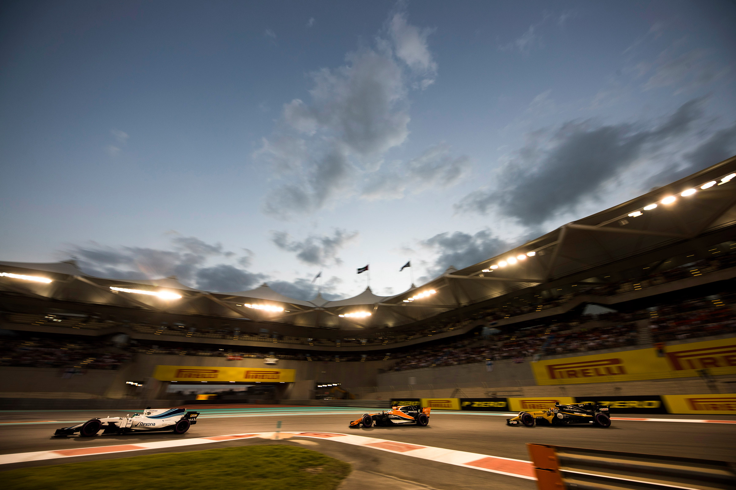 F1 Round 20 - Renault