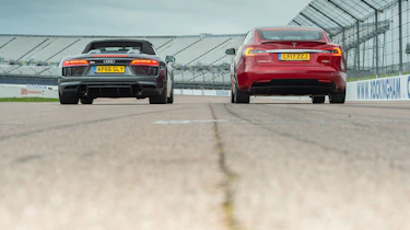 Tesla v R8 - rear