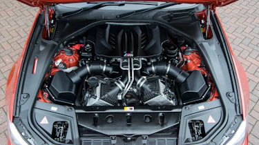 BMW M5 F10 – engine bay