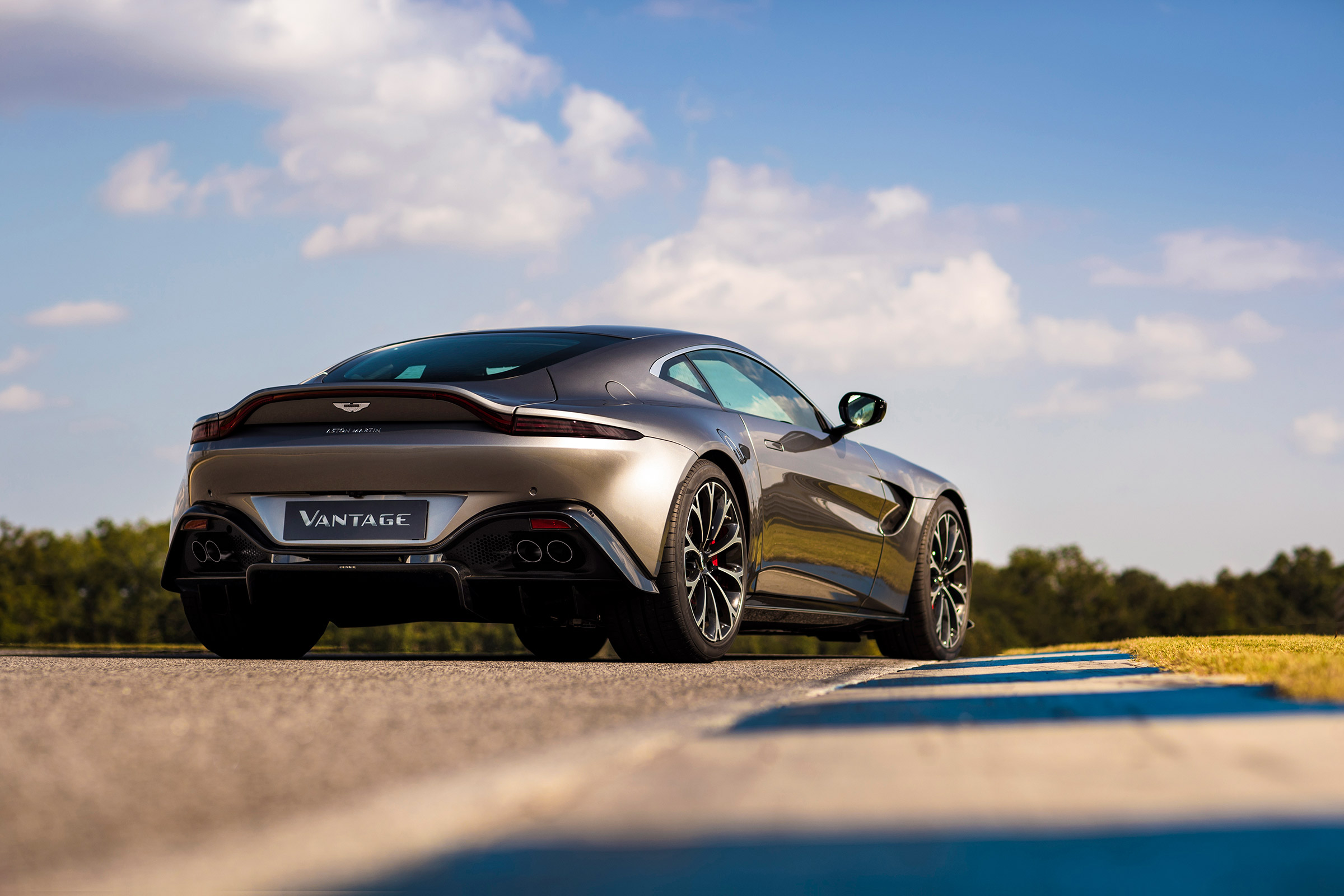 Aston Martin Vantage - silver static rear