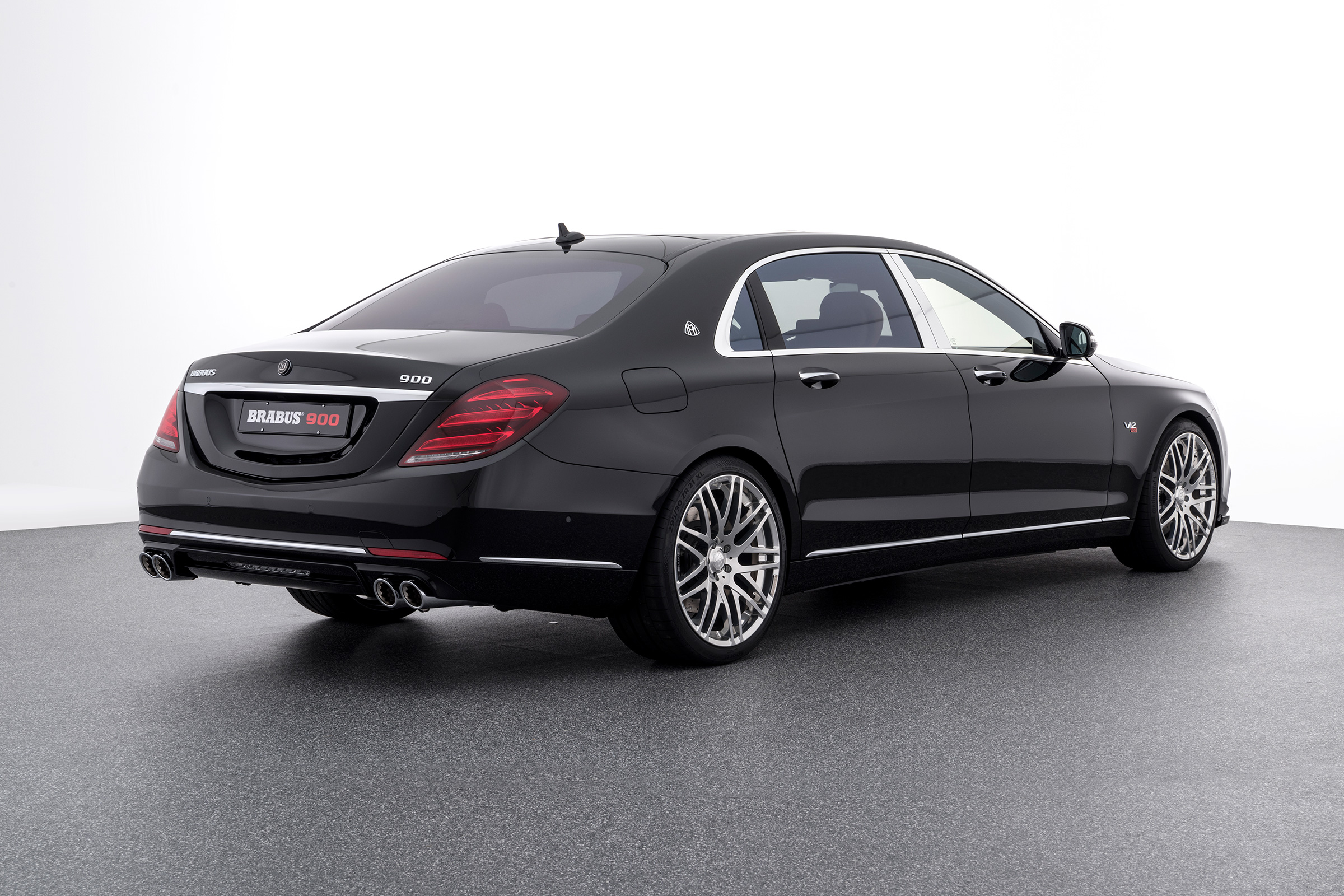 Brabus 900 – rear quarter