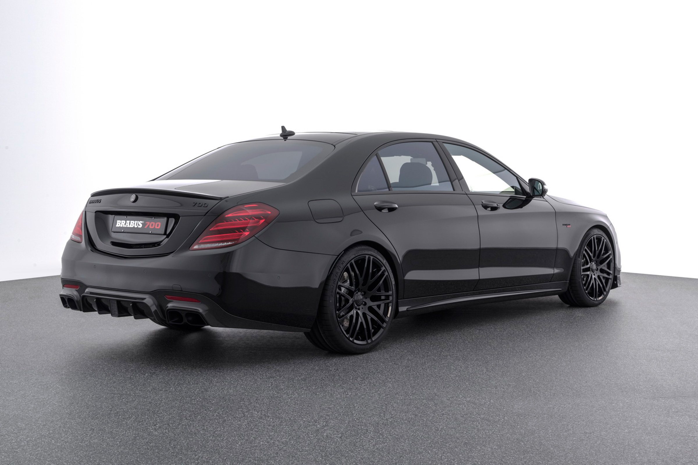 Brabus 700 – rear quarter