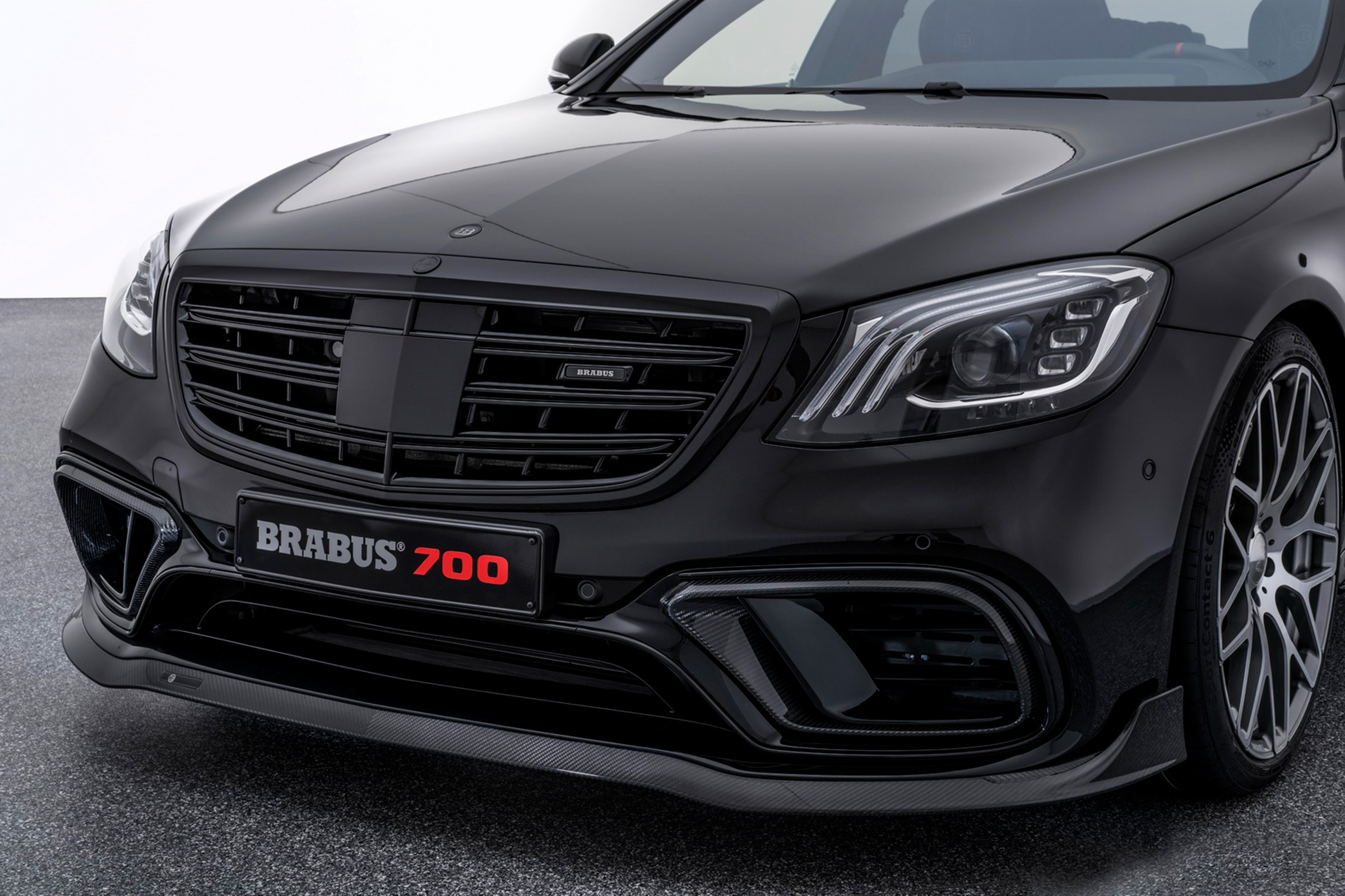 Brabus 700 – front