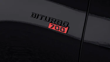 Brabus 700 – fender badge